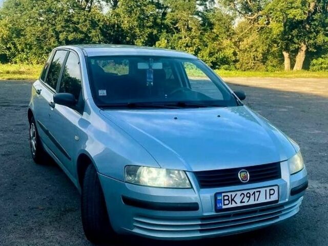 Фиат Стило 2003 в Дубно на Automoto.ua Синий Фиат Стило, объемом двигателя 1.6 л и пробегом 323 тыс. км за 3000 $, фото 2 на Automoto.ua