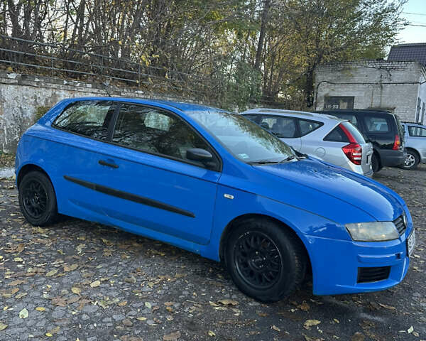 Синий Фиат Стило, объемом двигателя 1.6 л и пробегом 246 тыс. км за 2800 $, фото 23 на Automoto.ua