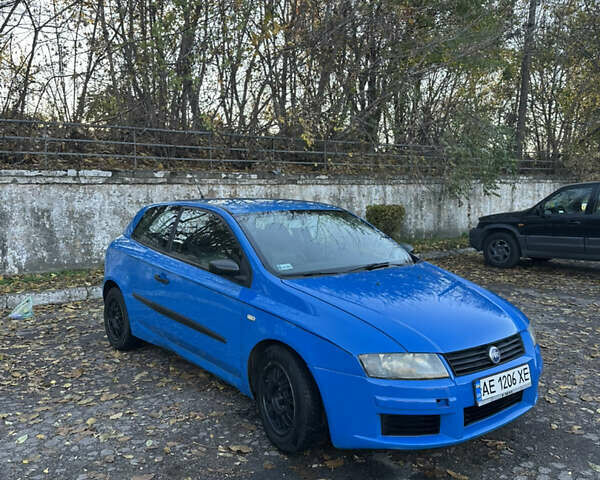 Синий Фиат Стило, объемом двигателя 1.6 л и пробегом 246 тыс. км за 2800 $, фото 2 на Automoto.ua