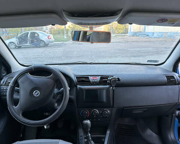 Синий Фиат Стило, объемом двигателя 1.6 л и пробегом 246 тыс. км за 2800 $, фото 4 на Automoto.ua