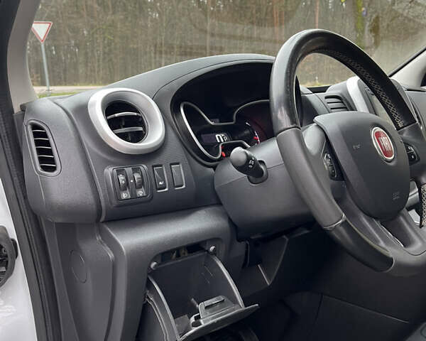 Белый Фиат Таленто, объемом двигателя 2 л и пробегом 217 тыс. км за 17750 $, фото 19 на Automoto.ua