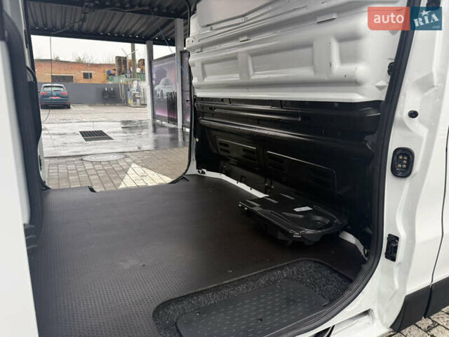 Белый Фиат Таленто, объемом двигателя 2 л и пробегом 168 тыс. км за 19550 $, фото 45 на Automoto.ua