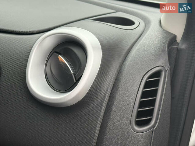 Белый Фиат Таленто, объемом двигателя 2 л и пробегом 168 тыс. км за 19550 $, фото 52 на Automoto.ua