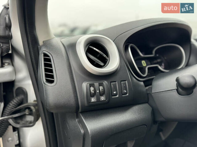 Серый Фиат Таленто, объемом двигателя 1.6 л и пробегом 178 тыс. км за 16800 $, фото 73 на Automoto.ua