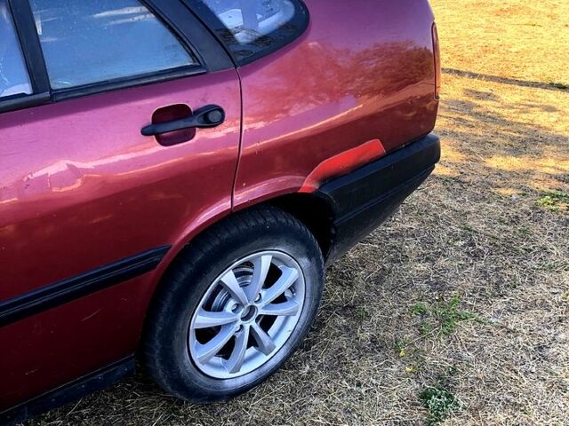 Красный Фиат Темпра, объемом двигателя 1.5 л и пробегом 0 тыс. км за 1500 $, фото 1 на Automoto.ua