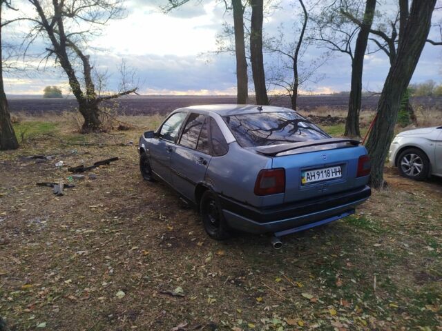 Фиат Темпра 1992 в Кривом Роге на Automoto.ua Синий Фиат Темпра, объемом двигателя 0 л и пробегом 300 тыс. км за 700 $, фото 1 на Automoto.ua