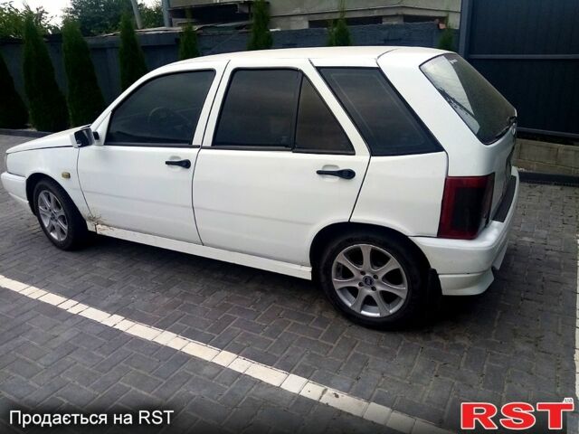 Белый Фиат Типо, объемом двигателя 1.4 л и пробегом 303 тыс. км за 1550 $, фото 2 на Automoto.ua
