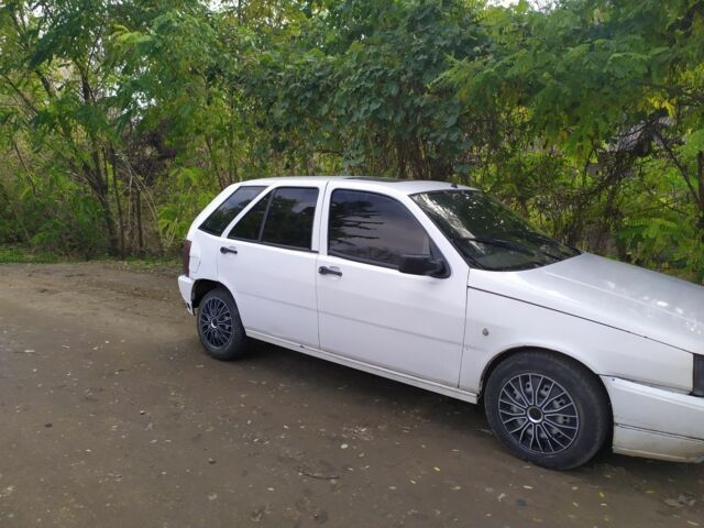 Білий Фіат Тіпо, об'ємом двигуна 1 л та пробігом 338 тис. км за 850 $, фото 1 на Automoto.ua