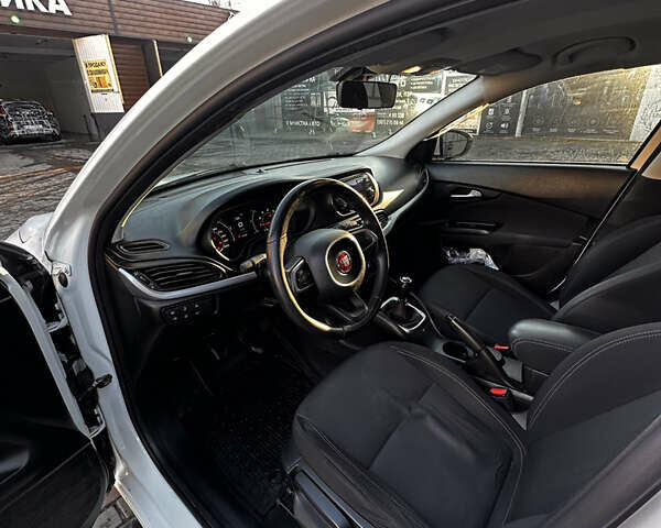 Білий Фіат Тіпо, об'ємом двигуна 1.37 л та пробігом 127 тис. км за 6500 $, фото 6 на Automoto.ua