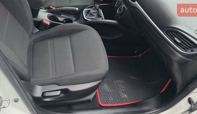 Белый Фиат Типо, объемом двигателя 1.3 л и пробегом 210 тыс. км за 8700 $, фото 26 на Automoto.ua