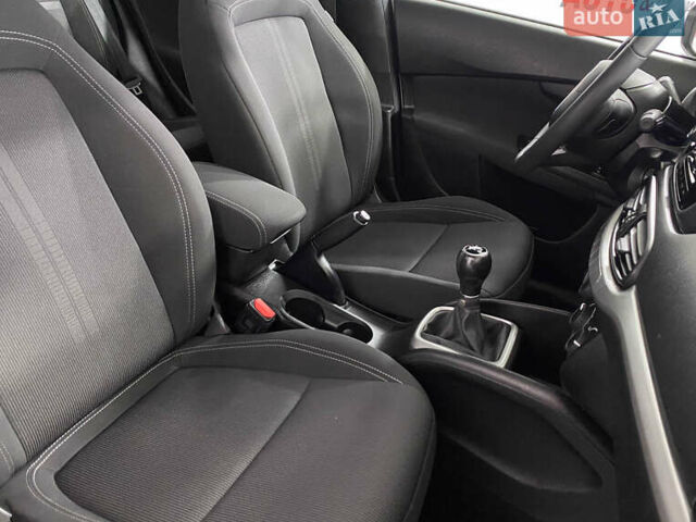 Белый Фиат Типо, объемом двигателя 1.3 л и пробегом 159 тыс. км за 9450 $, фото 8 на Automoto.ua