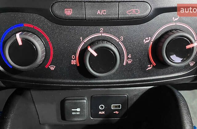 Білий Фіат Тіпо, об'ємом двигуна 1.3 л та пробігом 159 тис. км за 9450 $, фото 17 на Automoto.ua