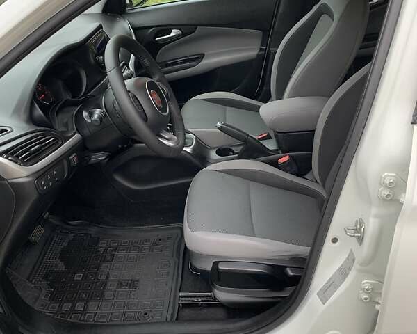 Белый Фиат Типо, объемом двигателя 1.6 л и пробегом 125 тыс. км за 9300 $, фото 9 на Automoto.ua