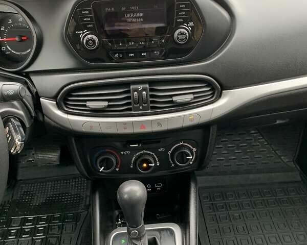 Белый Фиат Типо, объемом двигателя 1.6 л и пробегом 125 тыс. км за 9300 $, фото 12 на Automoto.ua