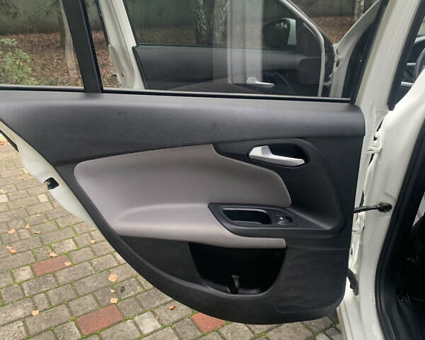 Белый Фиат Типо, объемом двигателя 1.37 л и пробегом 62 тыс. км за 10500 $, фото 13 на Automoto.ua