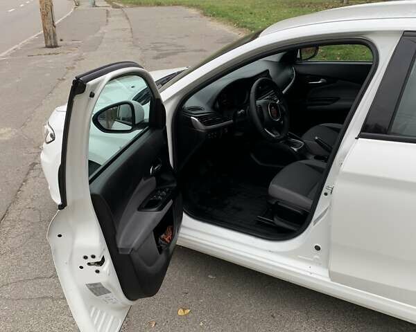 Белый Фиат Типо, объемом двигателя 1.6 л и пробегом 125 тыс. км за 9300 $, фото 8 на Automoto.ua