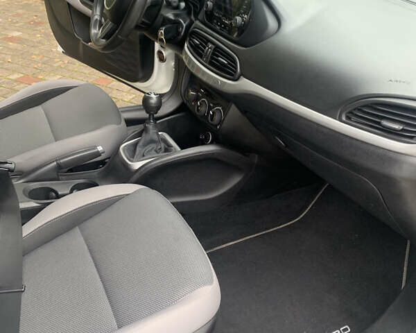 Белый Фиат Типо, объемом двигателя 1.37 л и пробегом 62 тыс. км за 10500 $, фото 17 на Automoto.ua