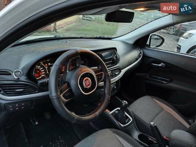 Белый Фиат Типо, объемом двигателя 1.37 л и пробегом 220 тыс. км за 7200 $, фото 7 на Automoto.ua