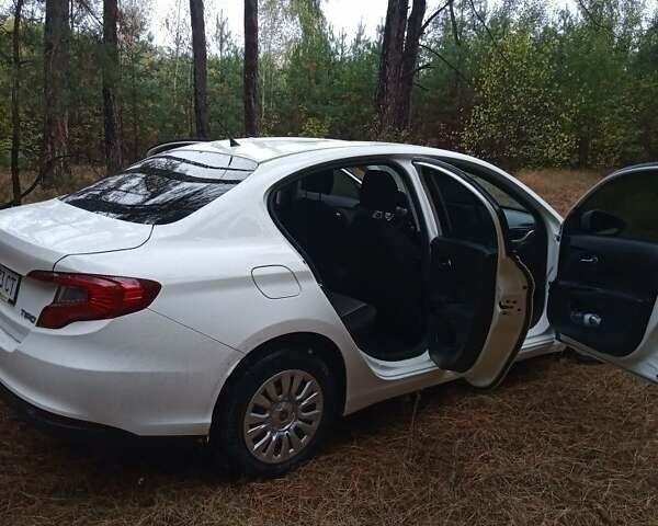 Белый Фиат Типо, объемом двигателя 1.4 л и пробегом 170 тыс. км за 9200 $, фото 4 на Automoto.ua