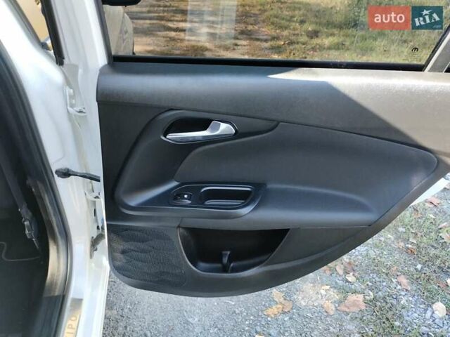 Білий Фіат Тіпо, об'ємом двигуна 1.37 л та пробігом 58 тис. км за 10700 $, фото 32 на Automoto.ua