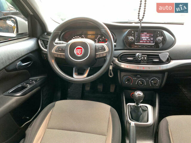 Белый Фиат Типо, объемом двигателя 1.4 л и пробегом 58 тыс. км за 10990 $, фото 35 на Automoto.ua