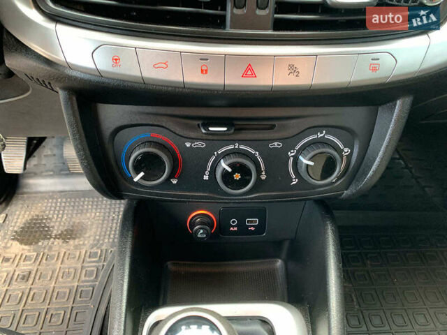 Белый Фиат Типо, объемом двигателя 1.4 л и пробегом 58 тыс. км за 10990 $, фото 29 на Automoto.ua