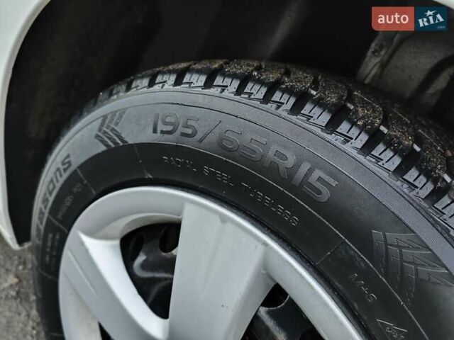 Белый Фиат Типо, объемом двигателя 1.37 л и пробегом 220 тыс. км за 7200 $, фото 8 на Automoto.ua