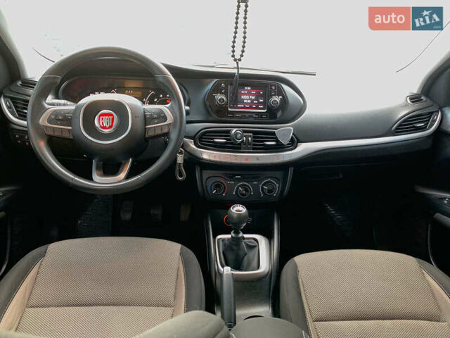 Белый Фиат Типо, объемом двигателя 1.4 л и пробегом 58 тыс. км за 10990 $, фото 34 на Automoto.ua