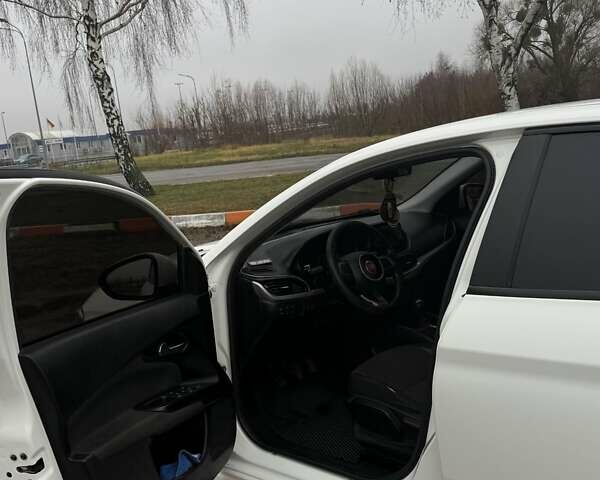 Белый Фиат Типо, объемом двигателя 1.37 л и пробегом 129 тыс. км за 9500 $, фото 6 на Automoto.ua