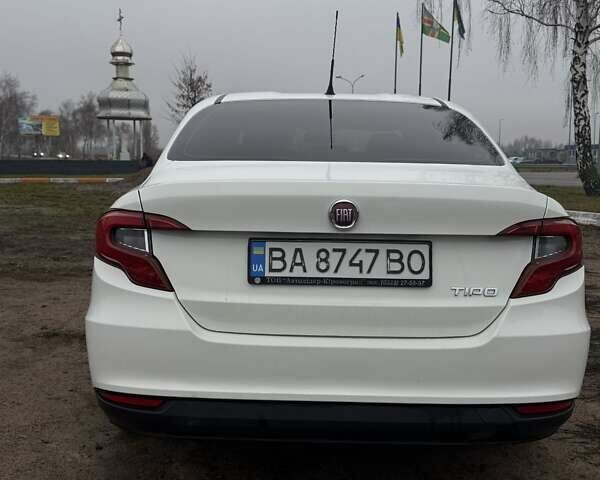 Белый Фиат Типо, объемом двигателя 1.37 л и пробегом 129 тыс. км за 9500 $, фото 2 на Automoto.ua