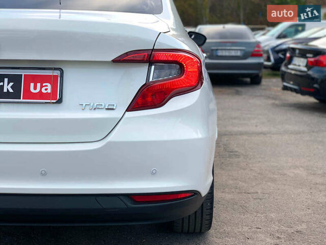 Белый Фиат Типо, объемом двигателя 1.4 л и пробегом 58 тыс. км за 10990 $, фото 8 на Automoto.ua