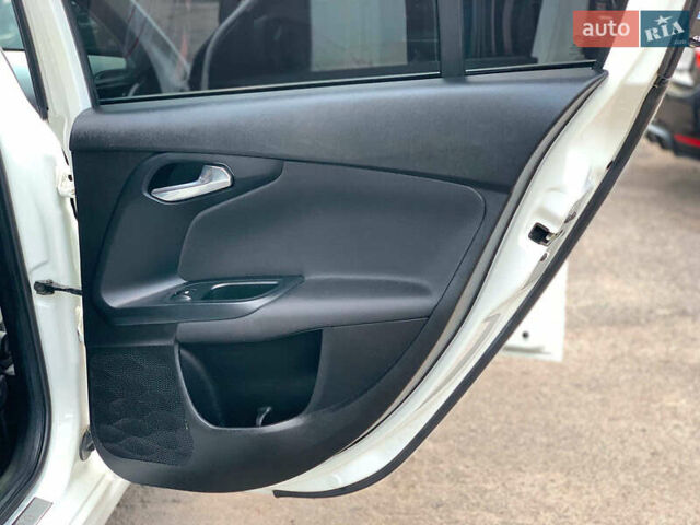 Белый Фиат Типо, объемом двигателя 1.4 л и пробегом 58 тыс. км за 10990 $, фото 20 на Automoto.ua