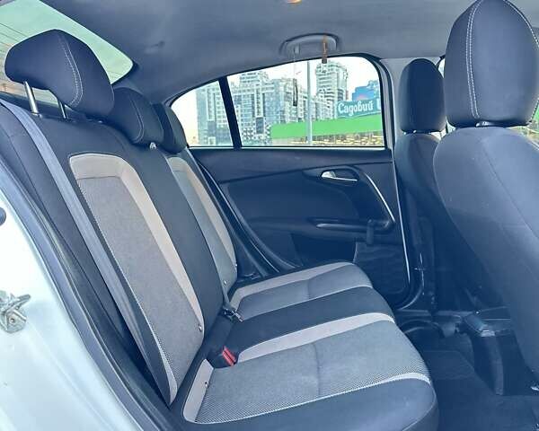 Белый Фиат Типо, объемом двигателя 1.37 л и пробегом 220 тыс. км за 4799 $, фото 10 на Automoto.ua