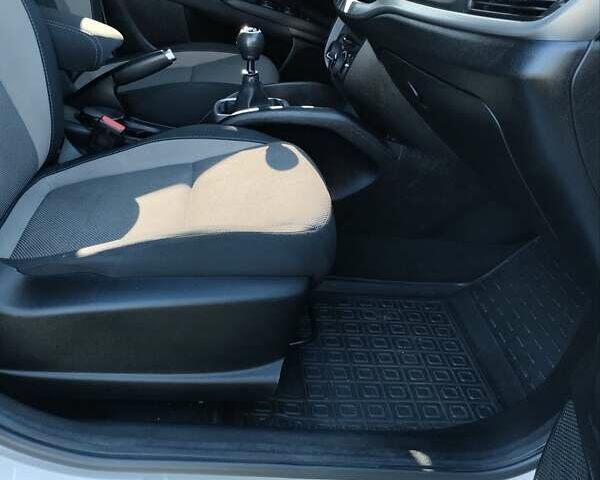 Білий Фіат Тіпо, об'ємом двигуна 1.37 л та пробігом 58 тис. км за 10700 $, фото 27 на Automoto.ua