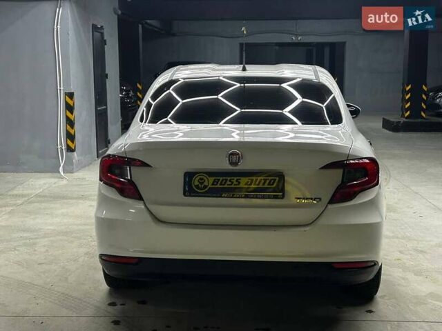 Белый Фиат Типо, объемом двигателя 1.4 л и пробегом 221 тыс. км за 8000 $, фото 5 на Automoto.ua