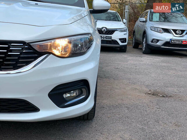 Белый Фиат Типо, объемом двигателя 1.4 л и пробегом 58 тыс. км за 10990 $, фото 9 на Automoto.ua