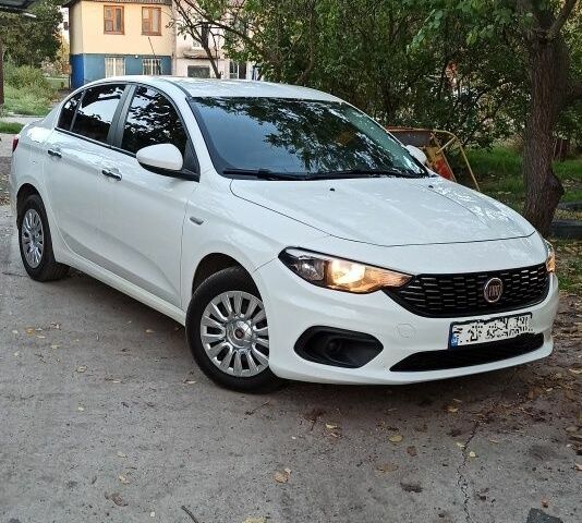 Білий Фіат Тіпо, об'ємом двигуна 1.4 л та пробігом 170 тис. км за 7900 $, фото 1 на Automoto.ua
