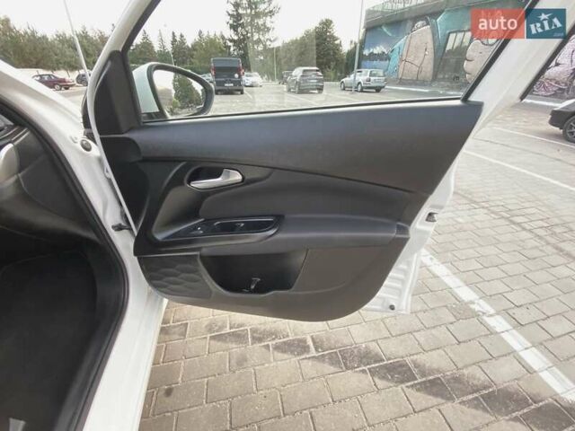 Белый Фиат Типо, объемом двигателя 1.3 л и пробегом 168 тыс. км за 9850 $, фото 20 на Automoto.ua