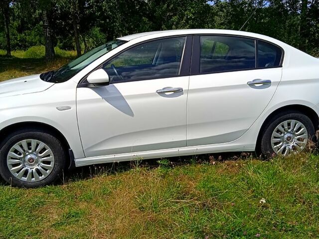 Белый Фиат Типо, объемом двигателя 1.4 л и пробегом 118 тыс. км за 9500 $, фото 4 на Automoto.ua