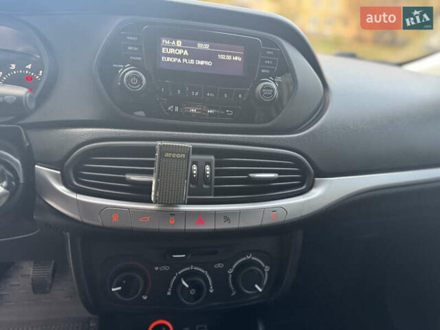 Белый Фиат Типо, объемом двигателя 1.37 л и пробегом 48 тыс. км за 9999 $, фото 16 на Automoto.ua