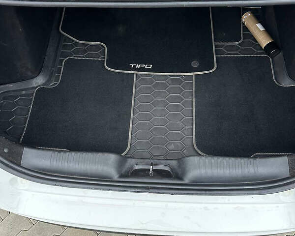 Белый Фиат Типо, объемом двигателя 1.37 л и пробегом 91 тыс. км за 10399 $, фото 21 на Automoto.ua