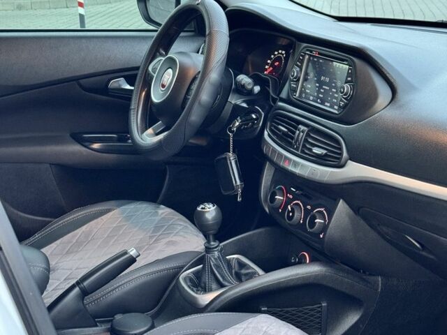 Белый Фиат Типо, объемом двигателя 1.4 л и пробегом 114 тыс. км за 10700 $, фото 8 на Automoto.ua