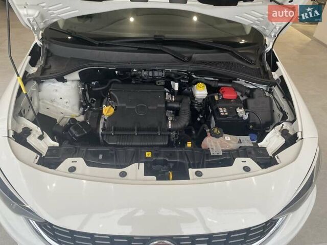 Белый Фиат Типо, объемом двигателя 1.37 л и пробегом 134 тыс. км за 8600 $, фото 6 на Automoto.ua