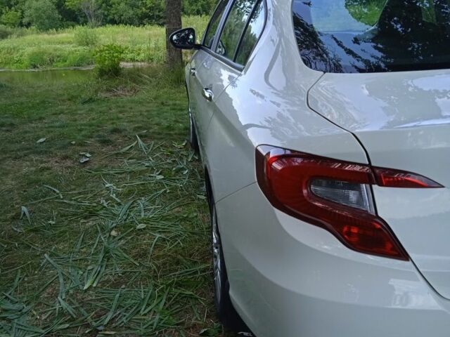 Белый Фиат Типо, объемом двигателя 1.4 л и пробегом 119 тыс. км за 9500 $, фото 3 на Automoto.ua