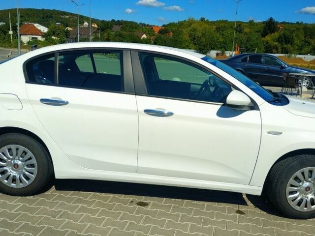 Белый Фиат Типо, объемом двигателя 1.4 л и пробегом 29 тыс. км за 9900 $, фото 4 на Automoto.ua