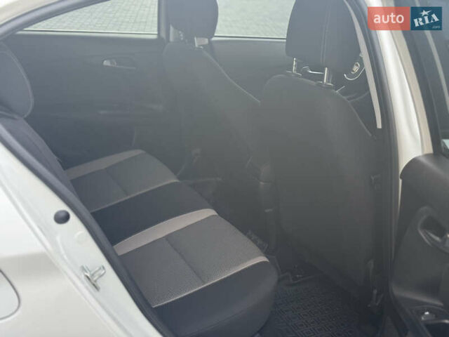 Белый Фиат Типо, объемом двигателя 1.37 л и пробегом 48 тыс. км за 9999 $, фото 18 на Automoto.ua