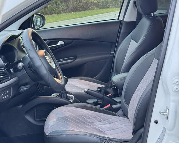 Белый Фиат Типо, объемом двигателя 1.37 л и пробегом 114 тыс. км за 10700 $, фото 7 на Automoto.ua