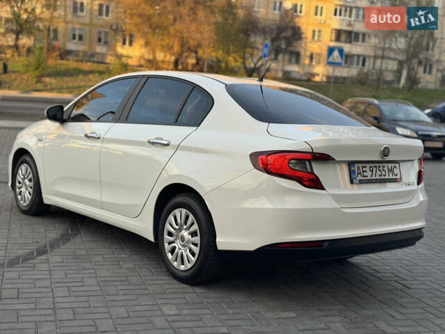 Белый Фиат Типо, объемом двигателя 1.37 л и пробегом 48 тыс. км за 9999 $, фото 4 на Automoto.ua