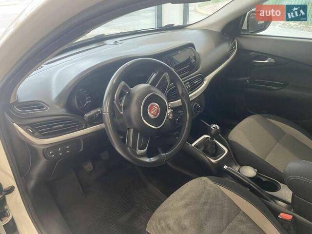 Белый Фиат Типо, объемом двигателя 1.37 л и пробегом 134 тыс. км за 8600 $, фото 12 на Automoto.ua