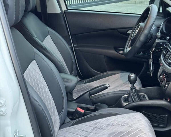 Белый Фиат Типо, объемом двигателя 1.37 л и пробегом 114 тыс. км за 10700 $, фото 9 на Automoto.ua